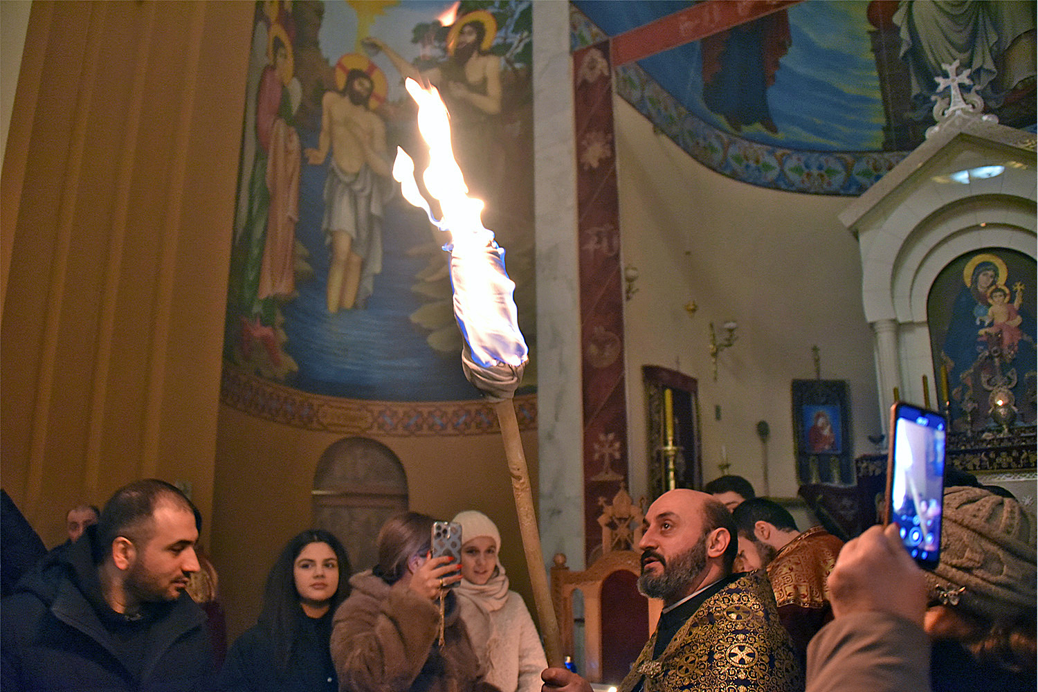 Уральские армяне одновременно отметили День влюбленных и Масленицу. Фото -  «Уральский рабочий»